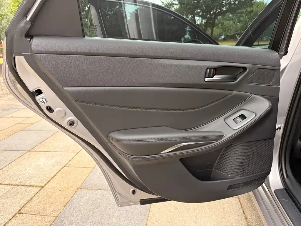 Toyota Avalon — миниатюра 15