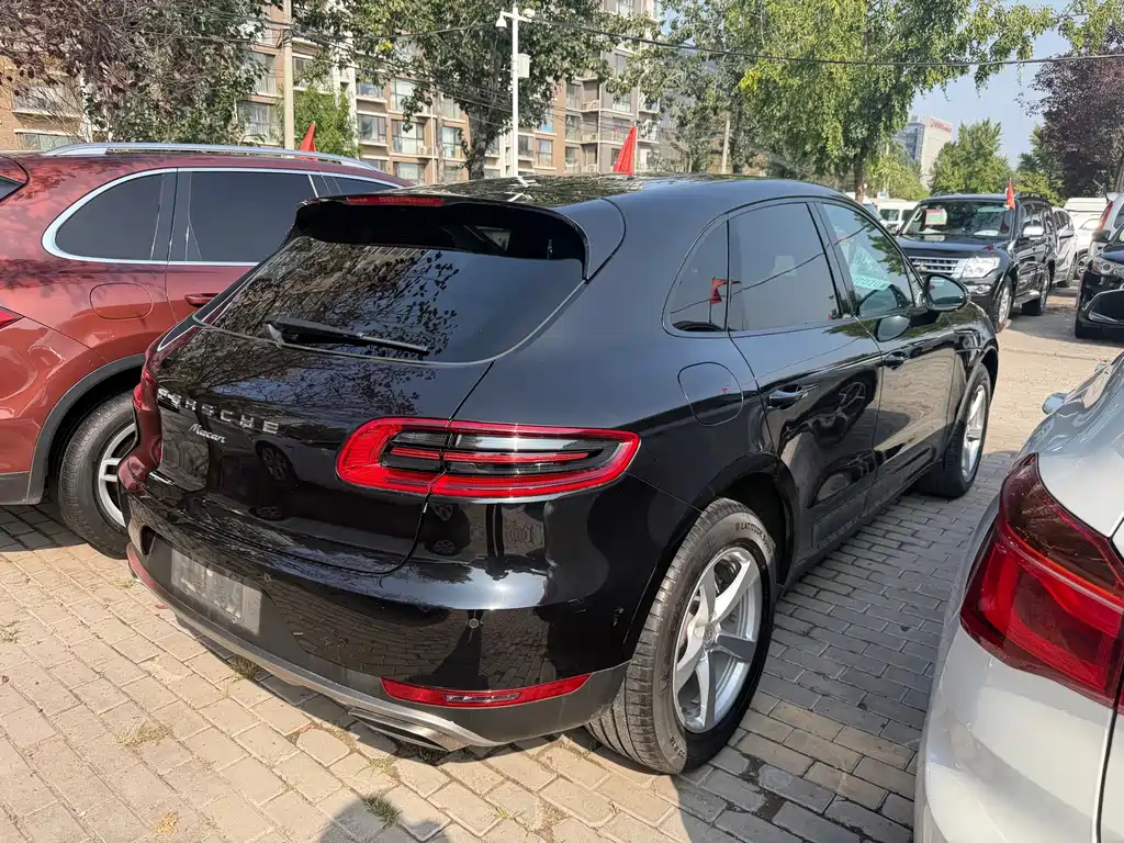 Porsche Macan — миниатюра 11