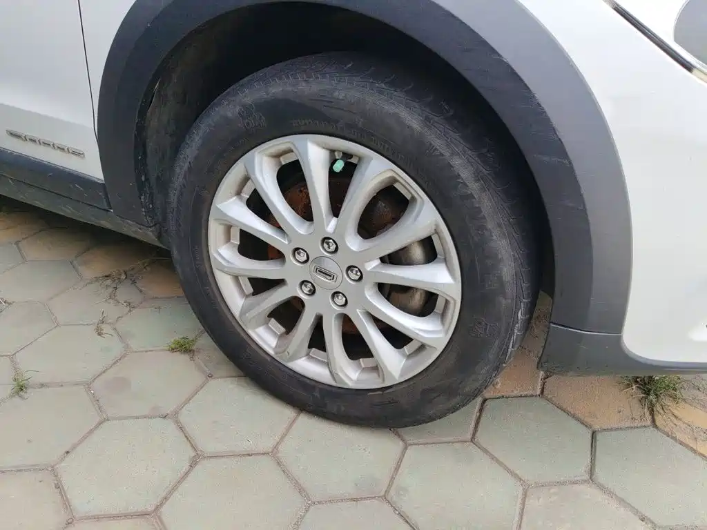 Qoros Qoros 3 — миниатюра 8
