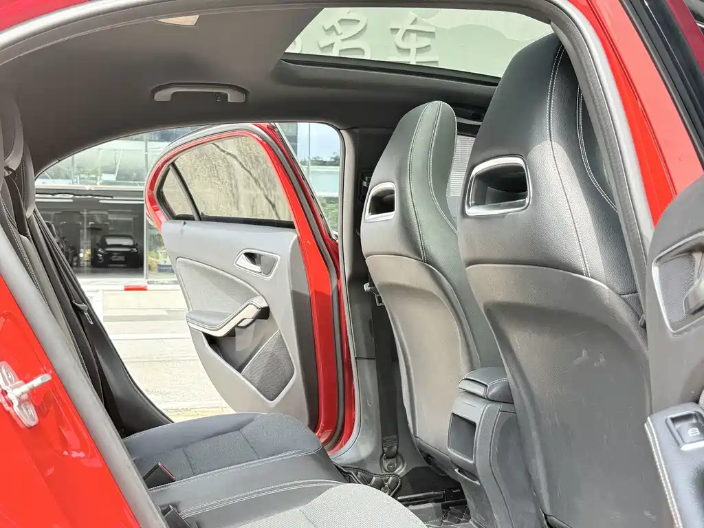 Mercedes-Benz A-Class (Import) — миниатюра 11