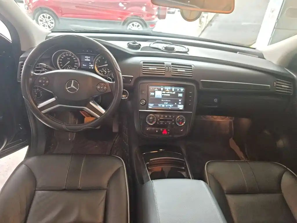 Mercedes-Benz R 2017 R 320 4MATIC