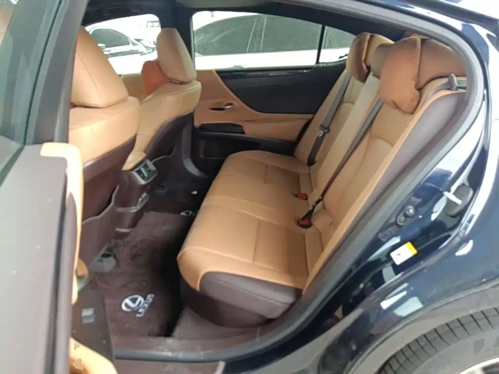 Lexus ES — миниатюра 17