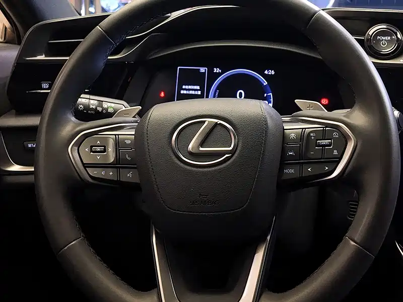 Lexus RZ — миниатюра 8