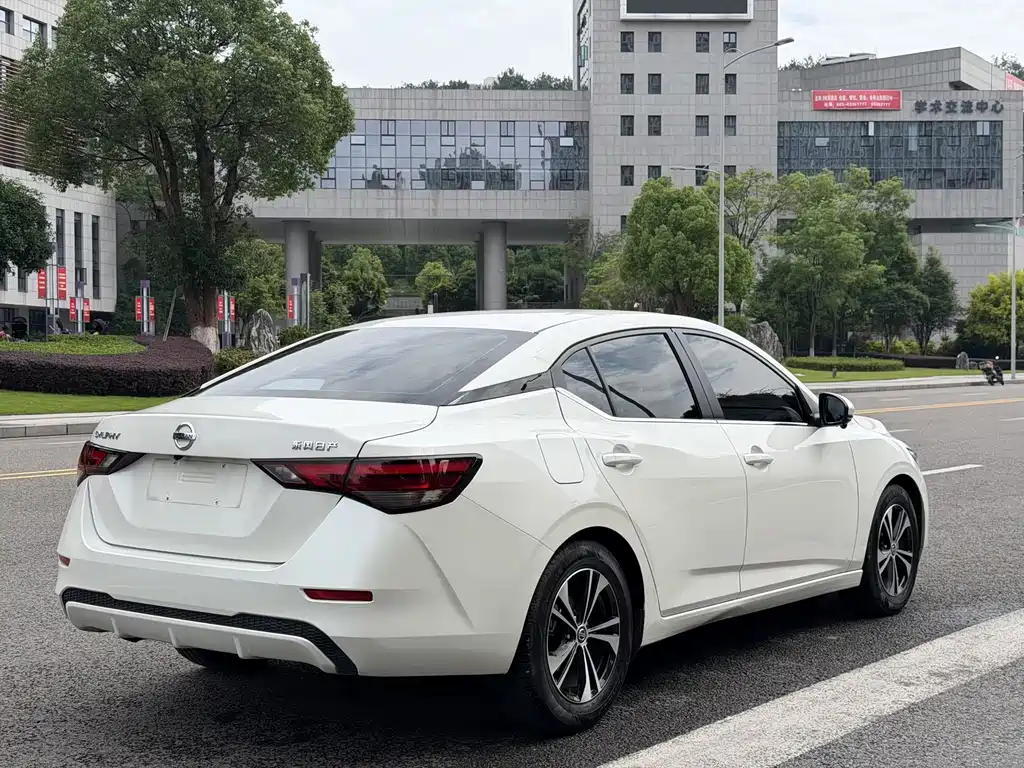 Nissan Sylphy — миниатюра 8
