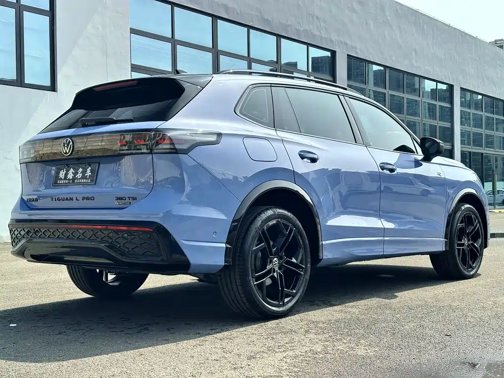 Volkswagen Tiguan L — миниатюра 9
