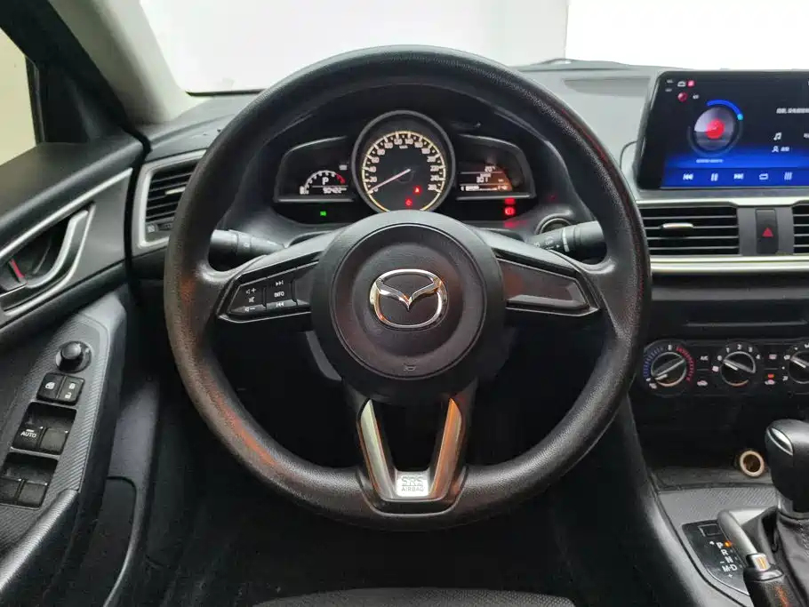 Mazda 3 Axela — миниатюра 15