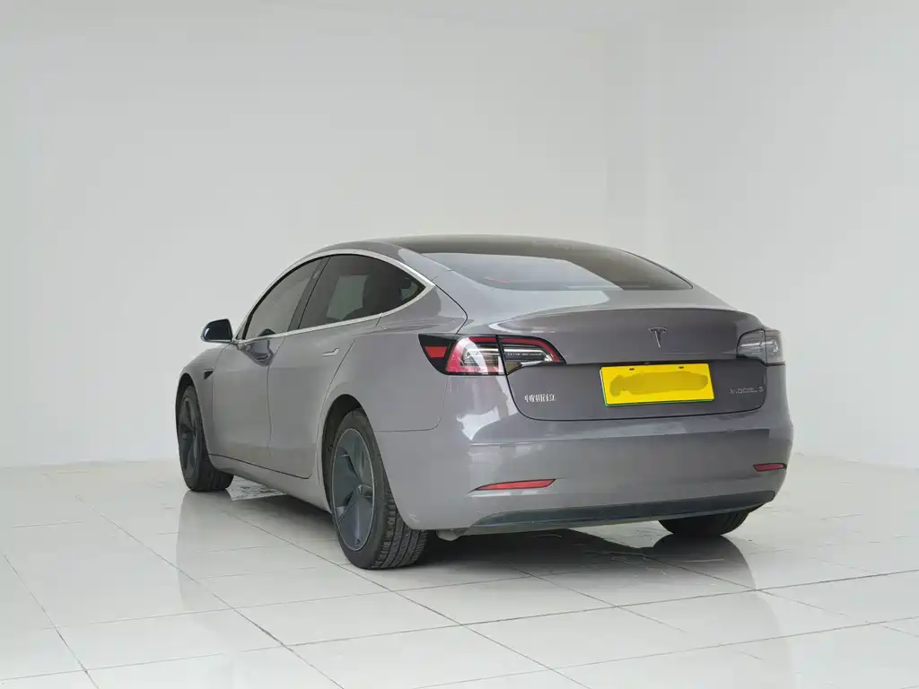 Tesla Model 3 — миниатюра 9