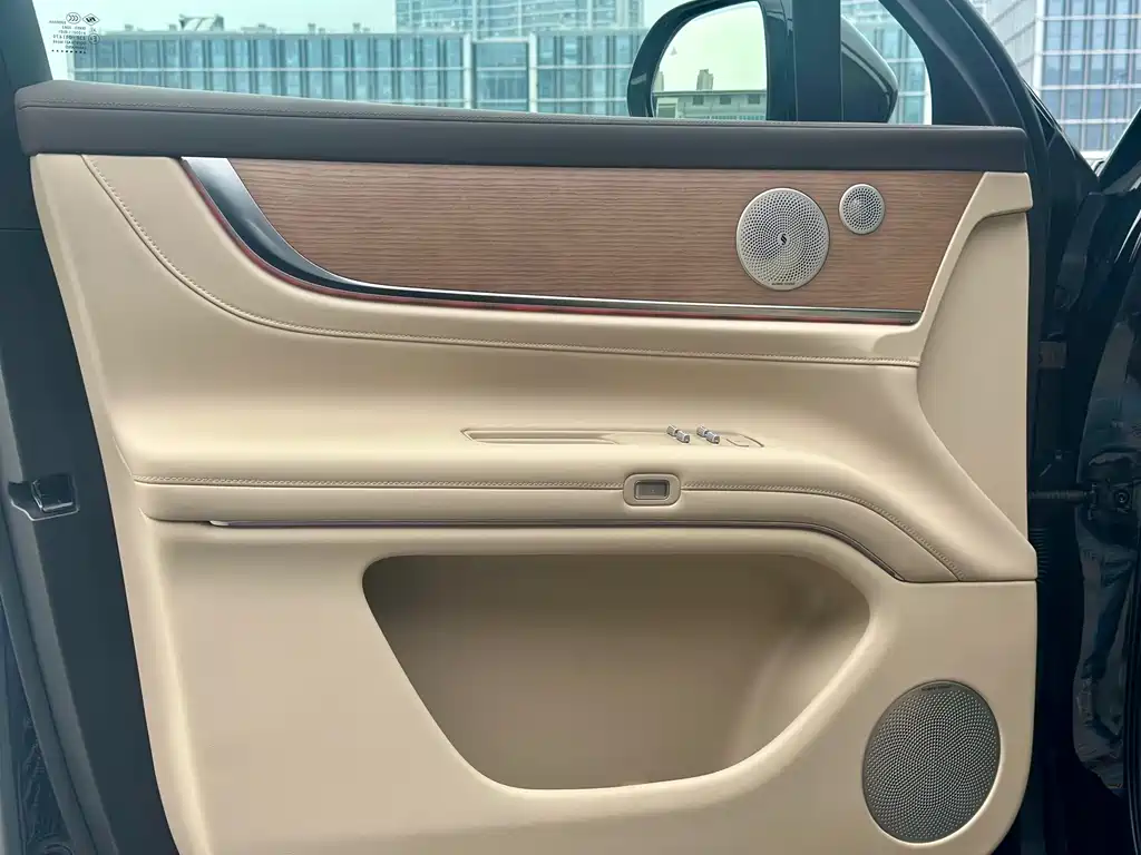 AITO ASK THE WORLD M9