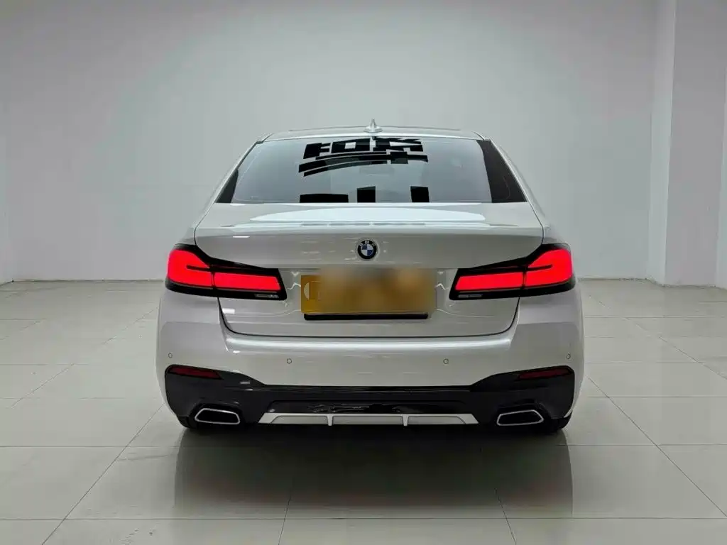 BMW 5 Series — миниатюра 6