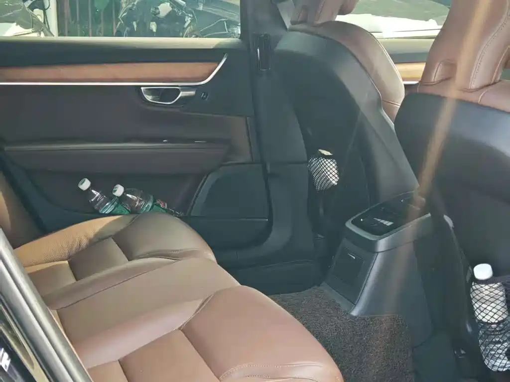 Volvo S90 PHEV — миниатюра 13