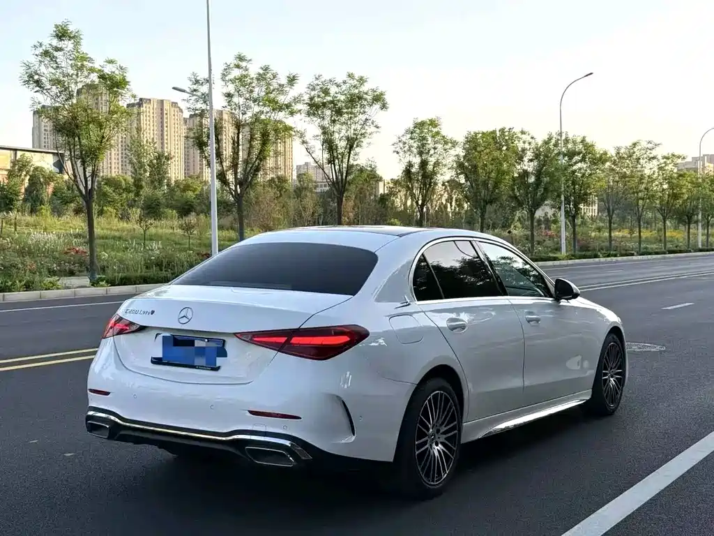 Mercedes-Benz C-Class — миниатюра 3