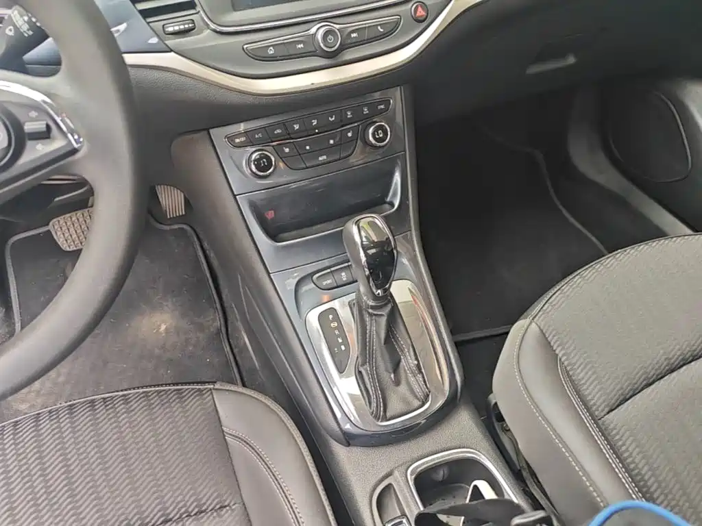 Buick Verano — миниатюра 14