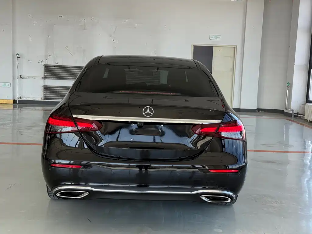 Mercedes-Benz E-Class — миниатюра 10