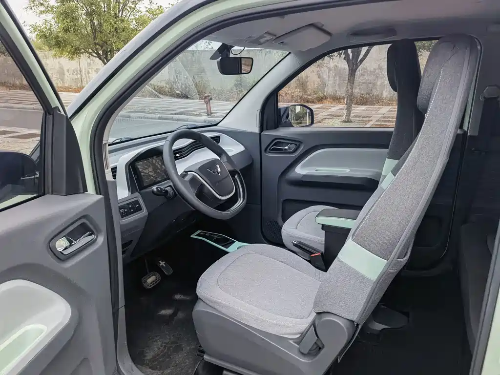 Wuling MINIEV — миниатюра 8
