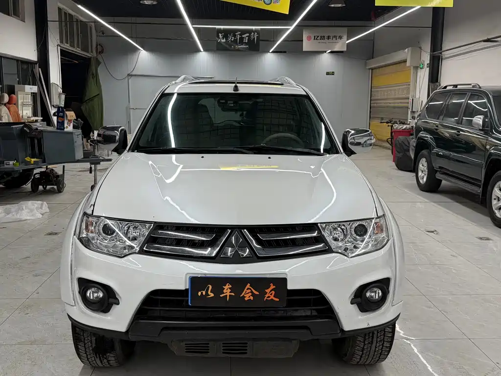 MITSUBISHI PAJERO JINCHANG