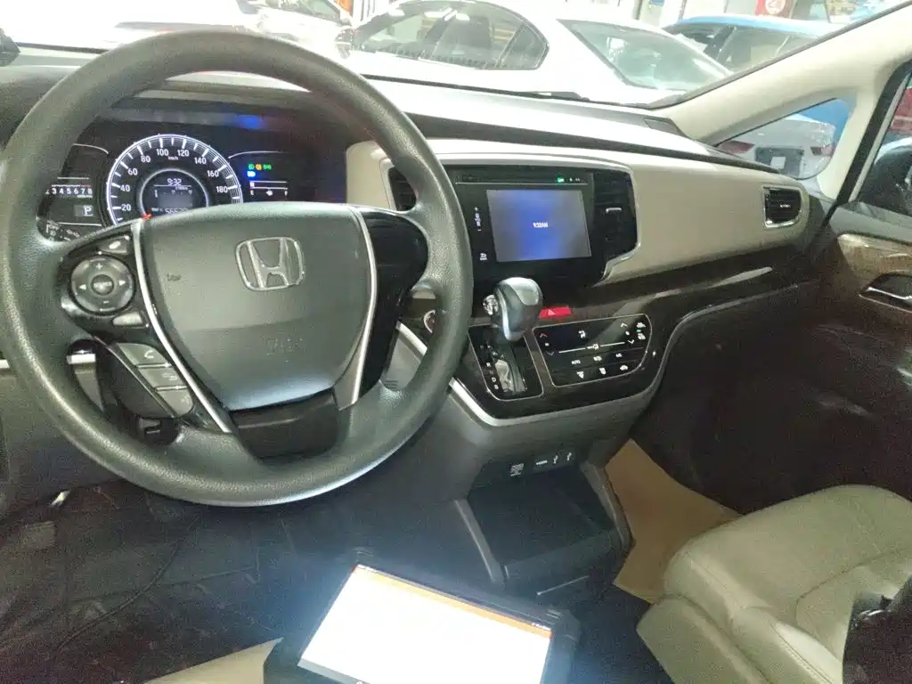 Honda Odyssey 2018 2.4L Luxury