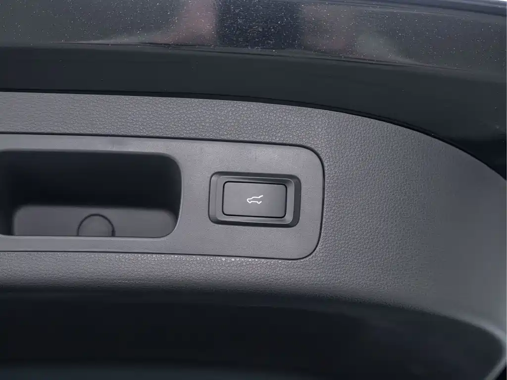 Ford Equator Sport — миниатюра 19