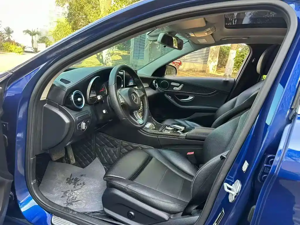 Mercedes-Benz C-Class — миниатюра 8