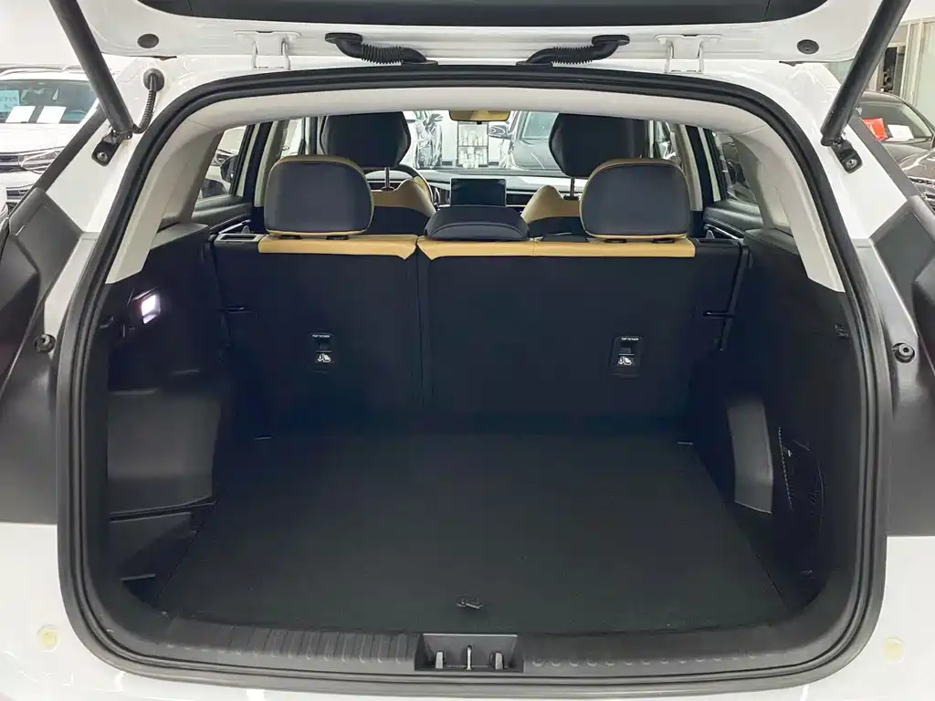 Geely Boyue L — миниатюра 20