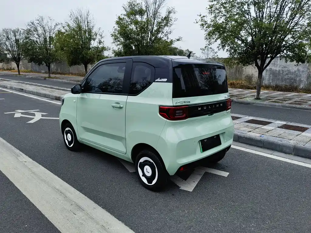 Wuling MINIEV — миниатюра 4
