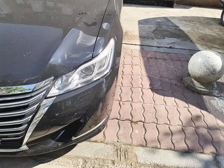 Toyota Crown — миниатюра 5