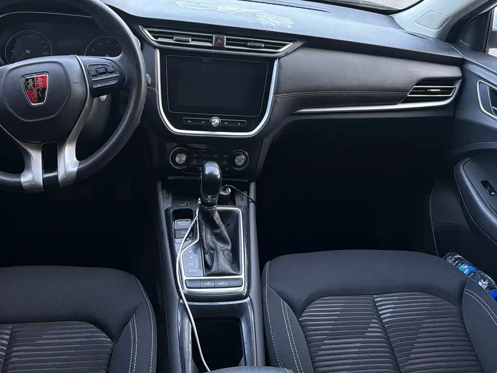 Roewe RX3 — миниатюра 10