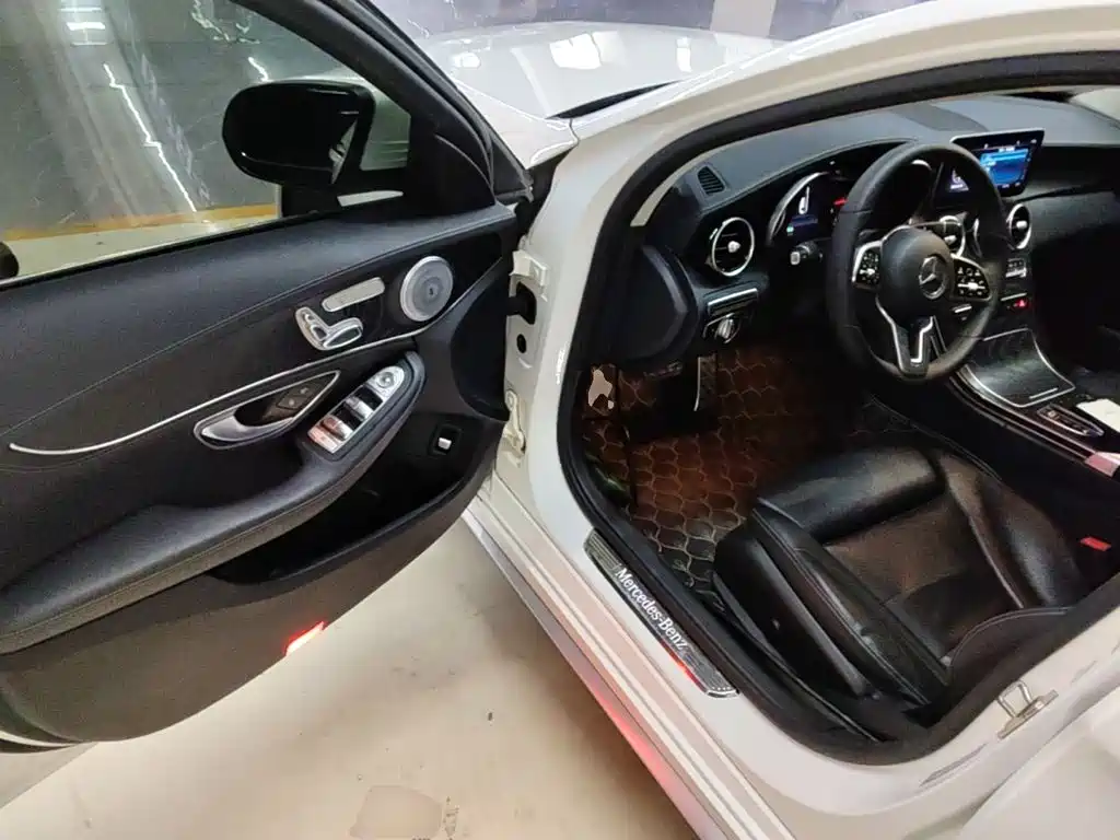 Mercedes-Benz C-Class — миниатюра 16