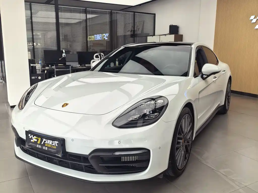 Porsche Panamera 2022