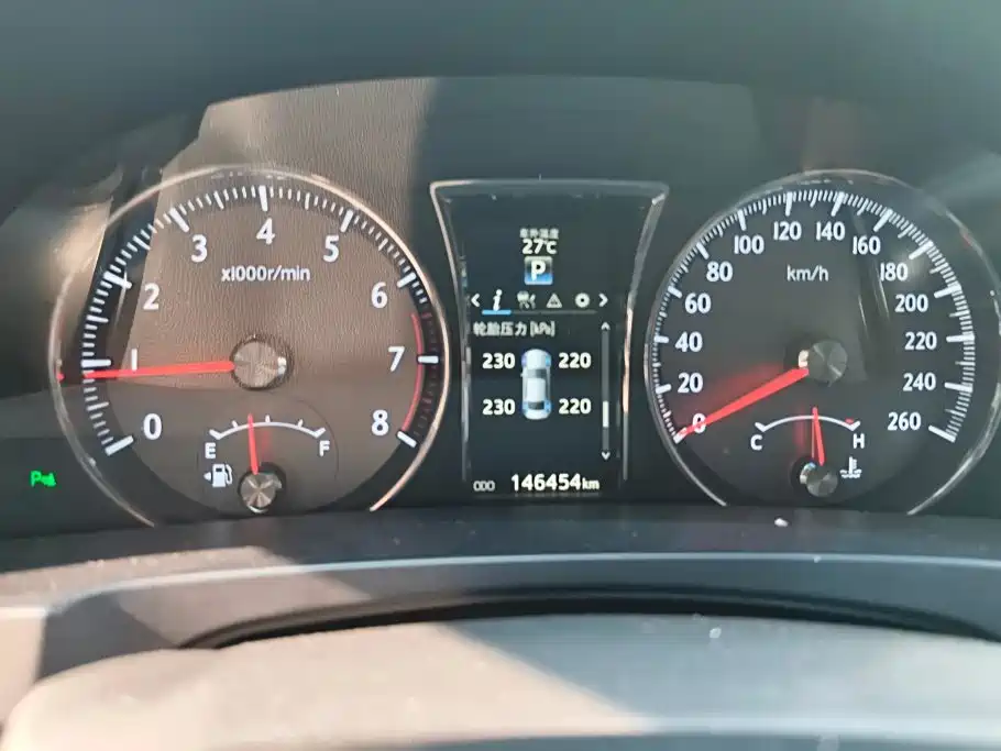 Toyota Crown — миниатюра 14