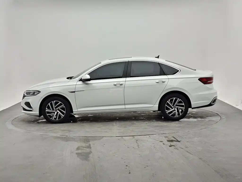 Volkswagen Lavida — миниатюра 2