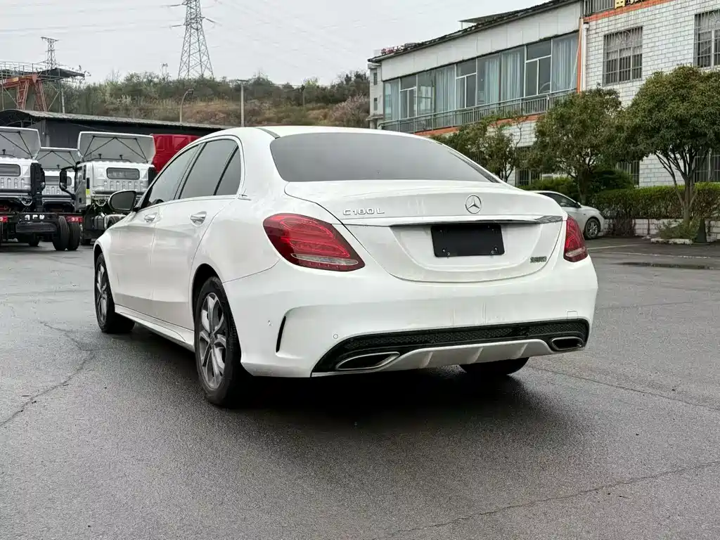 Mercedes-Benz C-Class — миниатюра 7