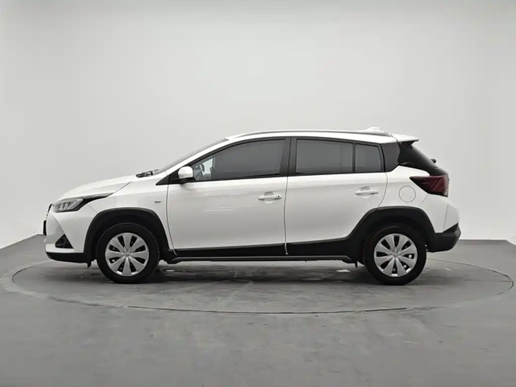 Toyota Yaris L — миниатюра 2