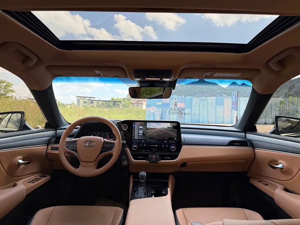 Lexus ES — миниатюра 8