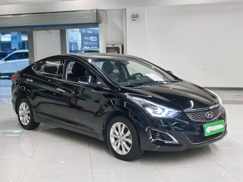 Hyundai Elantra 2016 1.6L AT Luxury