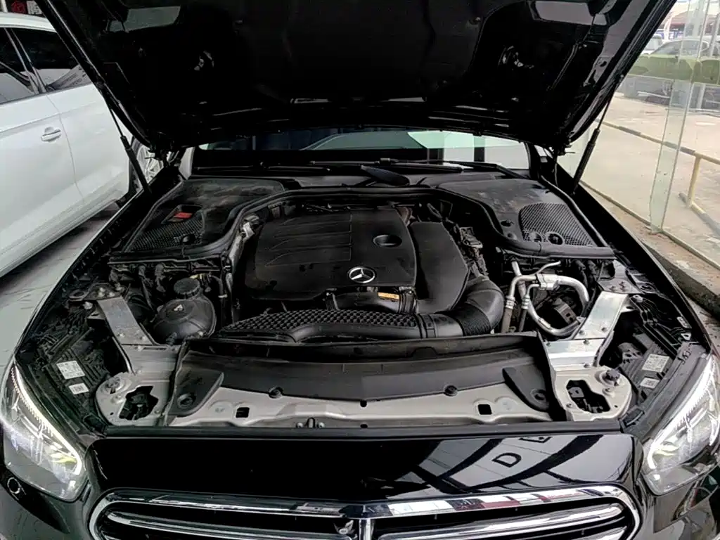 Mercedes-Benz E-Class — миниатюра 20