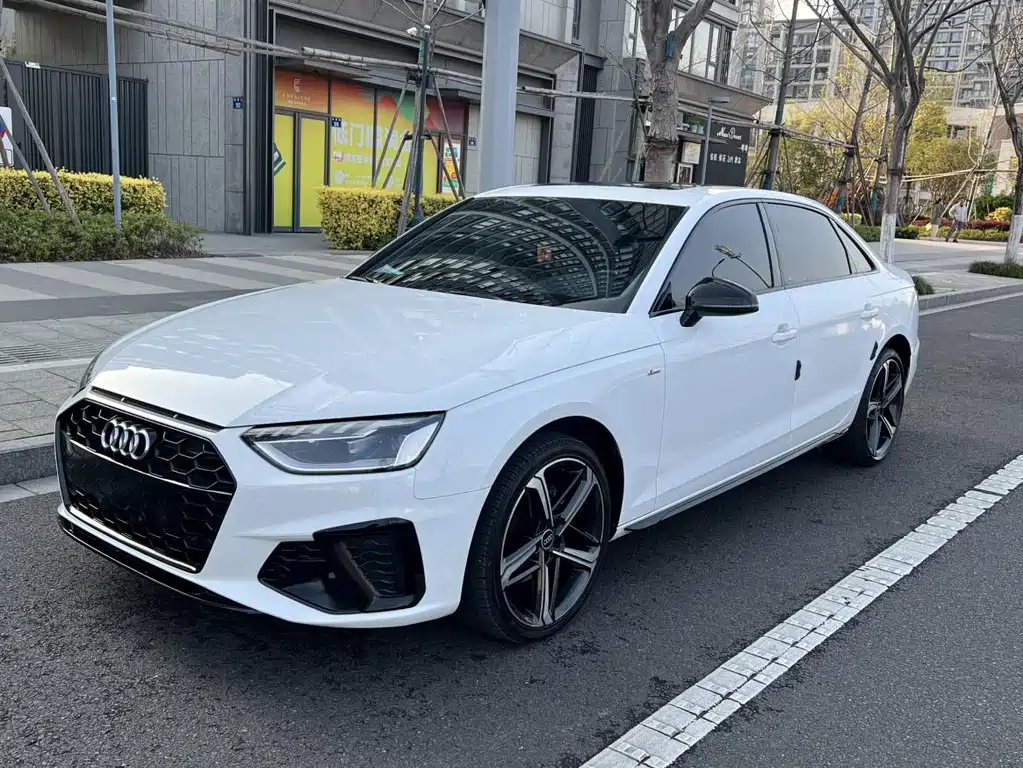 Audi A4L 2024 40 TFSI Luxury Dynamic Type