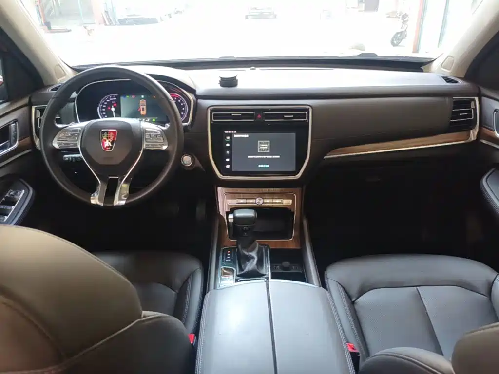 Roewe RX8 — миниатюра 10