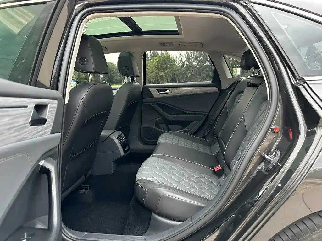 Volkswagen Sagitar — миниатюра 9