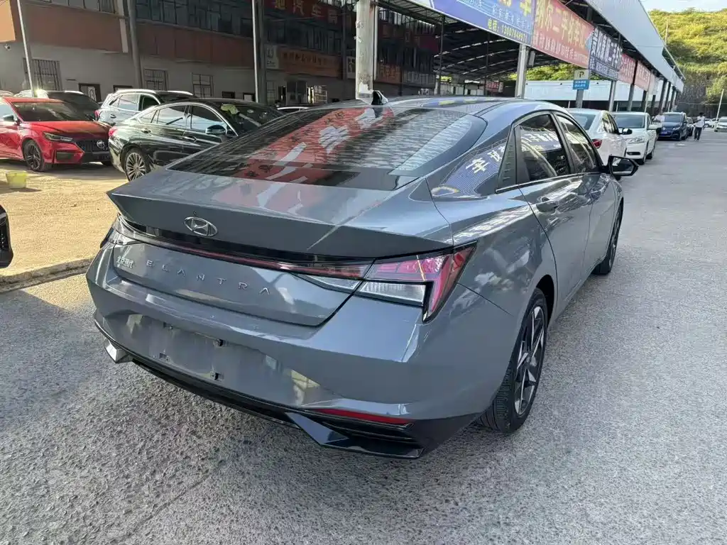 Hyundai Elantra — миниатюра 7