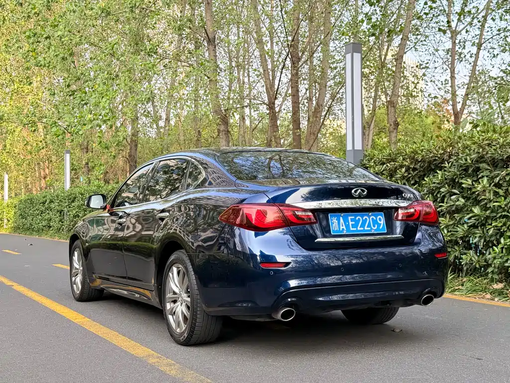Infiniti Q70 — миниатюра 3