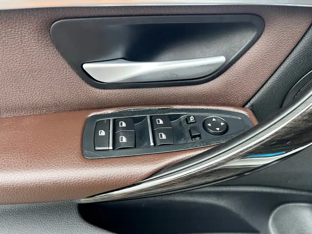 BMW 3 Series — миниатюра 44