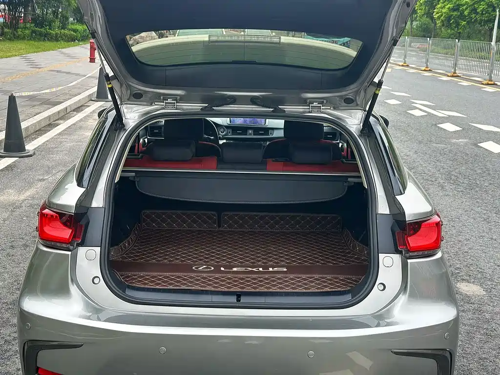 Lexus CT — миниатюра 11