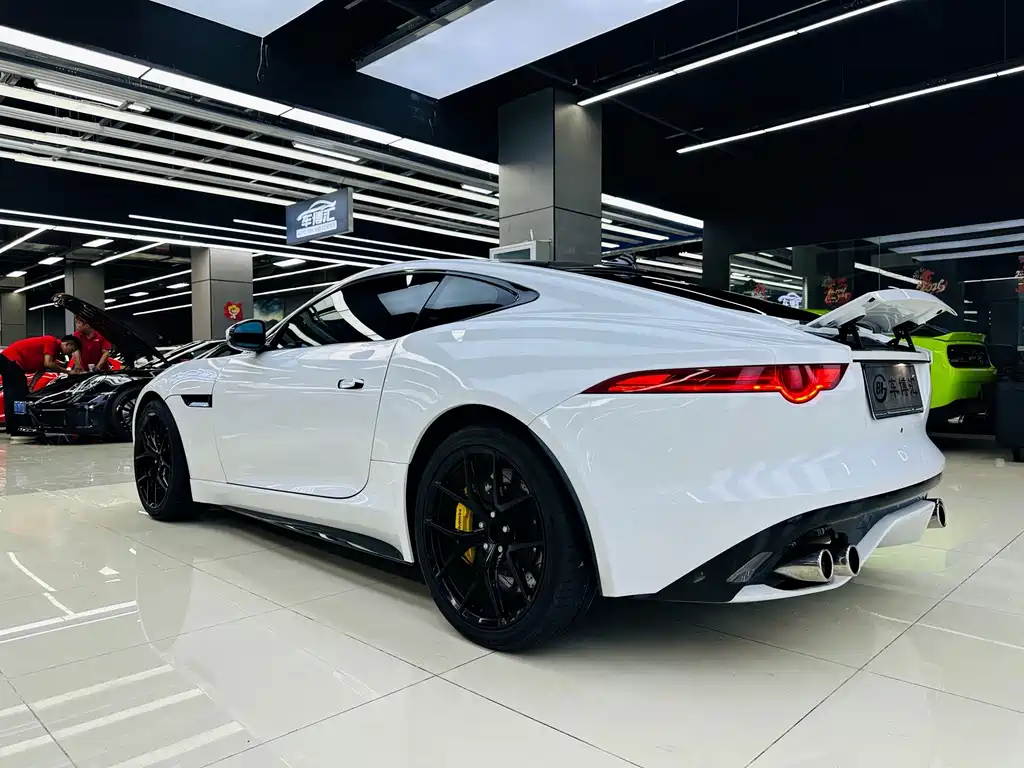 Jaguar F-TYPE — миниатюра 4