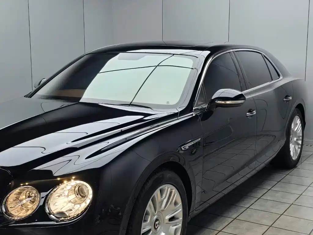 Bentley Flying Spur — миниатюра 4
