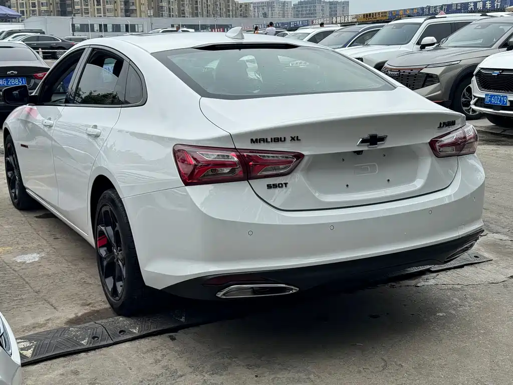 Chevrolet Malibu XL — миниатюра 15
