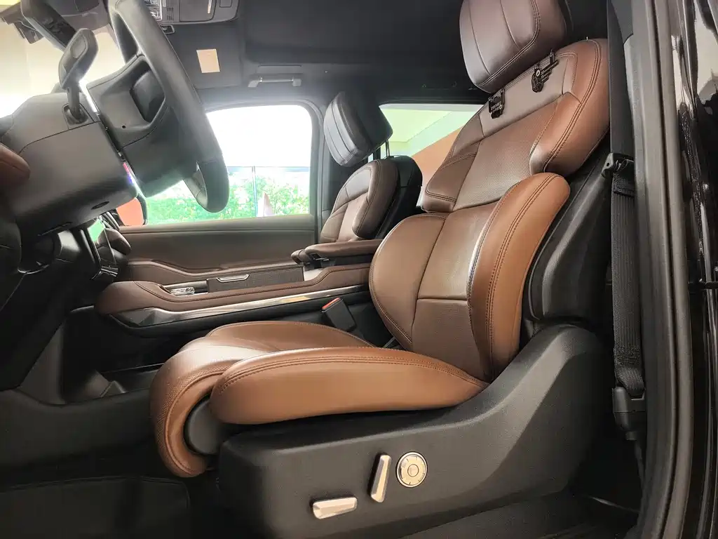 Lincoln Navigator — миниатюра 7
