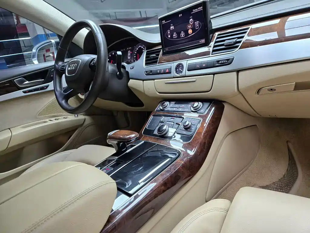 Audi A8 2011 A8L 3.0 TFSI quattro Luxury (245kW