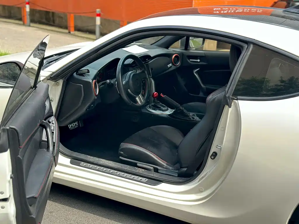Toyota 86 — миниатюра 4