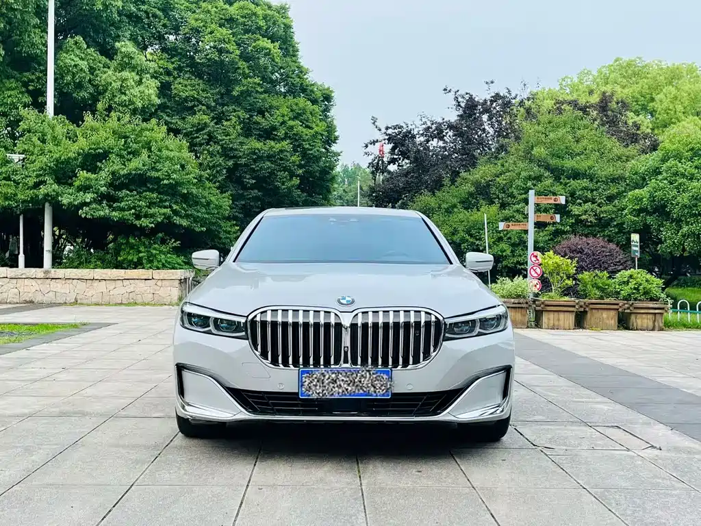 BMW 7 Series 7 2016 750Li xDrive мест