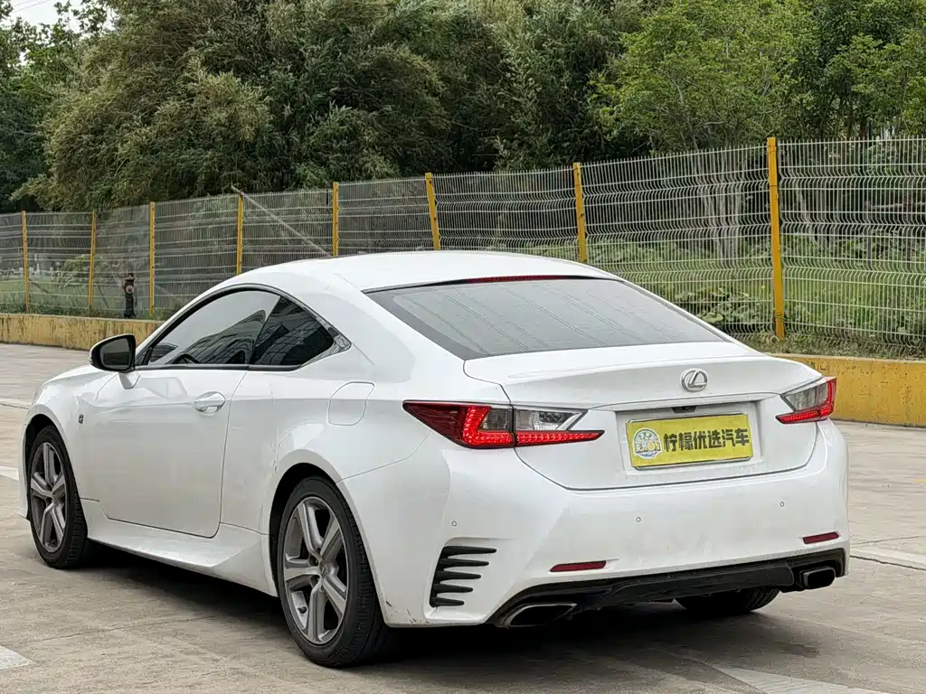 Lexus RC 2016 200t F SPORT
